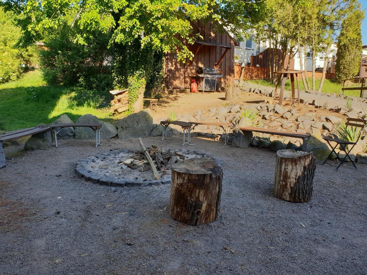 Schoene Wohnung Kleiner Onkel Auf Idyllischem Reiterhof Nahe Burg Eltz Munstermaifeld Bagian luar foto